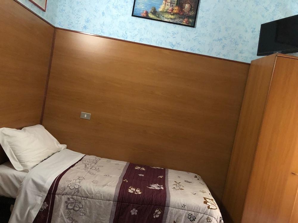 Hotel Don Chisciotte Torino Esterno foto